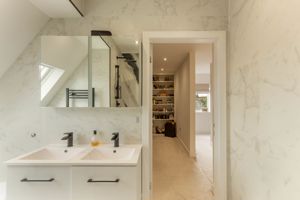 Photo 25- click for photo gallery